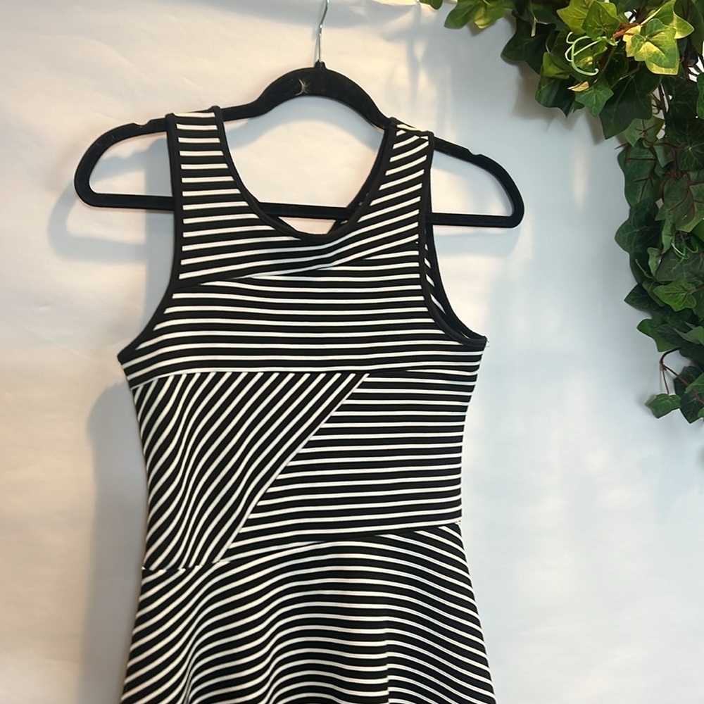 Emily West Monochromatic Mini Dress Girls 14 - Picture 4 of 5